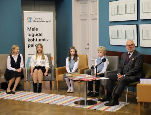 President Alar Karis kohtus lugemisprogrammi “Loeme ennast olevikku” võitjatega